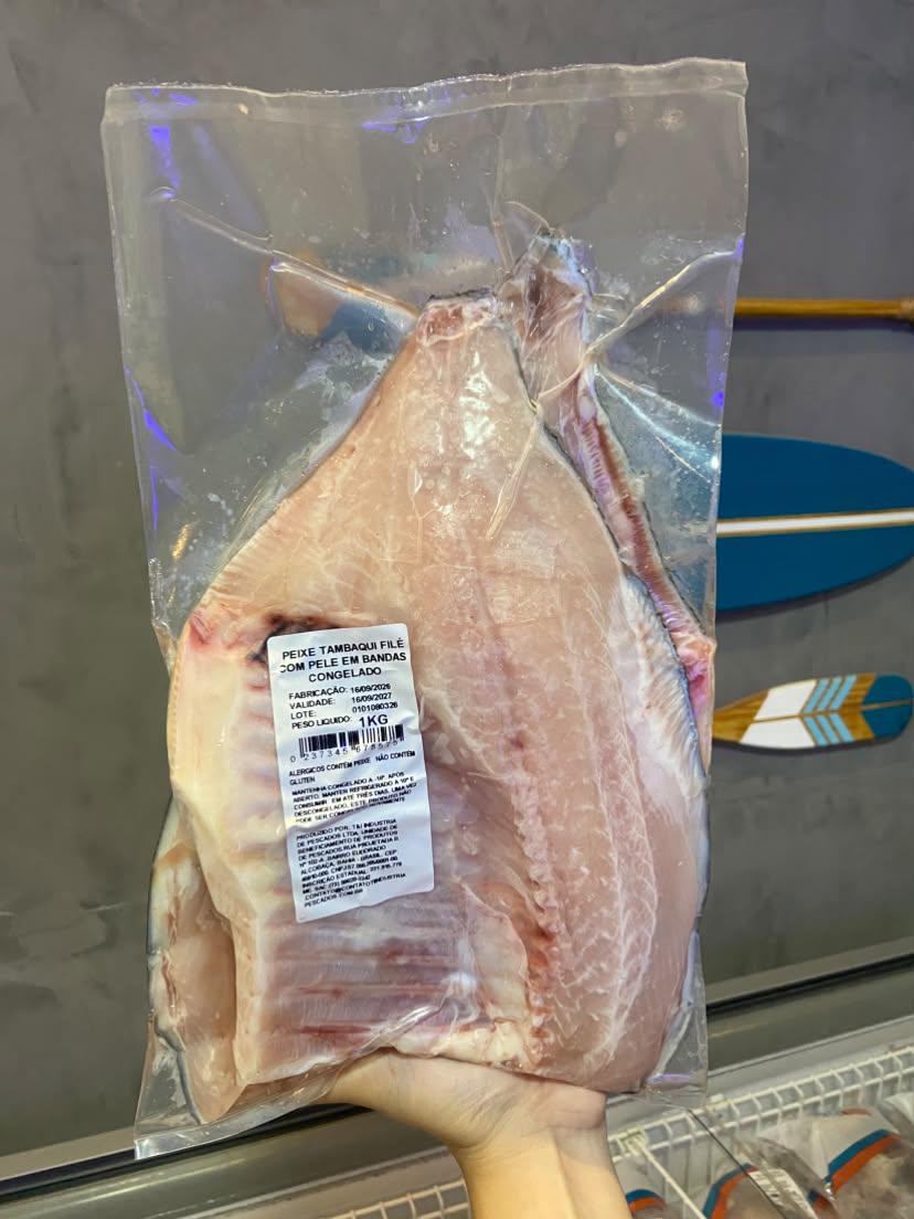 PEIXE TAMBAQUI FILÉ COM PELE EM BANDAS